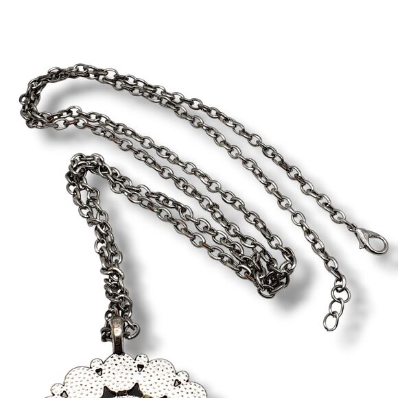 Black Cabachon Floral Pendant Silver Tone Chain Adjustable Length - Picture 9 of 9